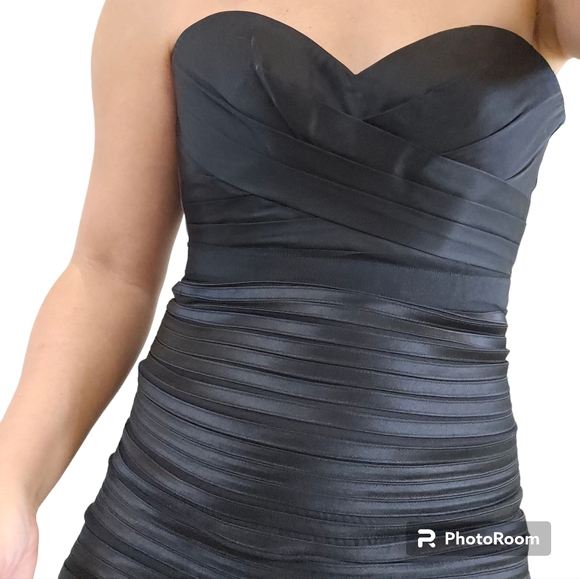 BCBG MAXAZRIA Strapless Evening Gown - Picture 5 of 9